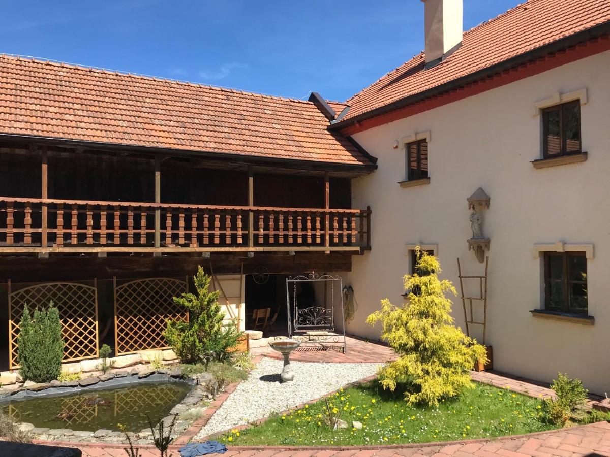 Zamecek Zdiky - Knizeci Apartman Bujanov ภายนอก รูปภาพ